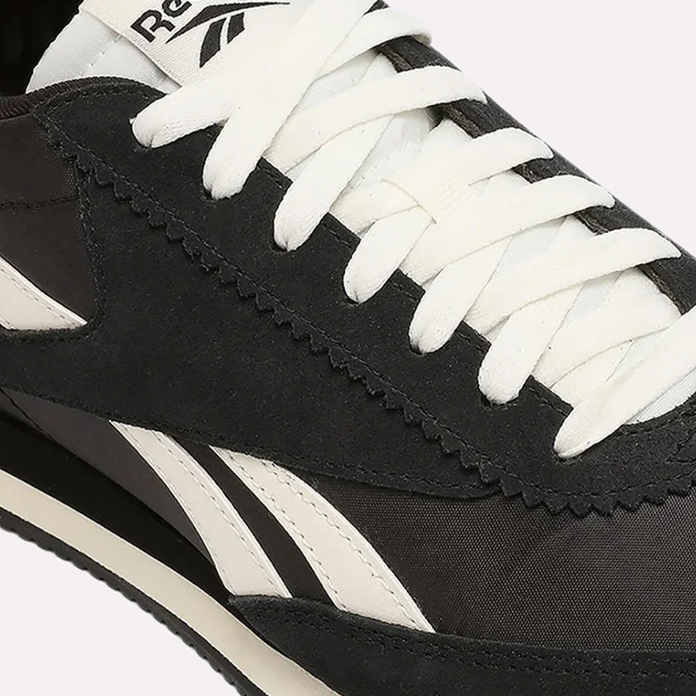 R100 Unisex Shoes - Image 3